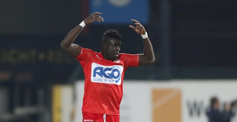 'KV Kortrijk ziet aanvaller Gueye (23) vertrekken naar de Premiership'            