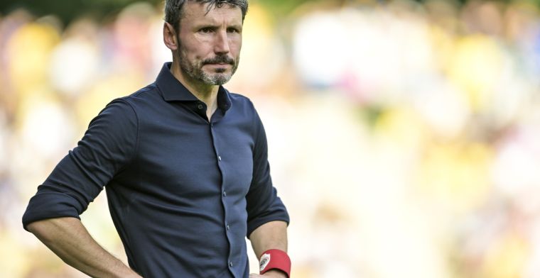 Antwerp-coach Van Bommel: ''Drie fitte verdedigers, dat is niet veel, hè''