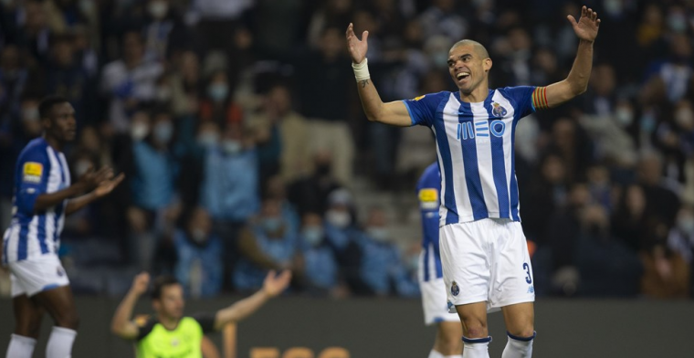 Pepe (40) mogelijk 4 wedstrijden schorsing voor 'circustweet' na Benfica - Porto