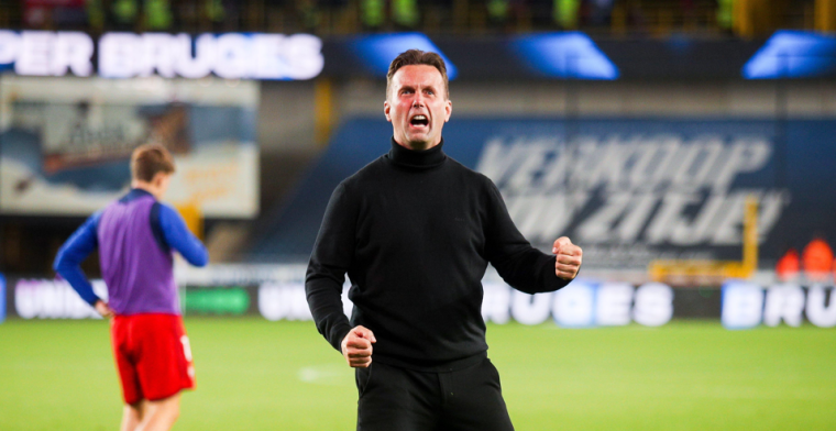 Standard-fans ontvangen met Club Brugge-trainer met T-shirt: 'Fuck Ronny Deila'