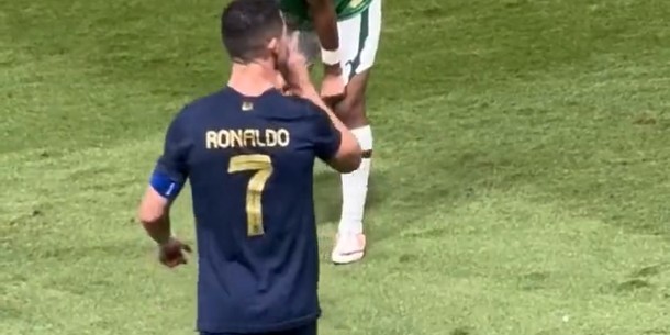 Cristiano Ronaldo s'agace face à un enfant fan de Messi - Arabie saoudite -  Al-Nassr - 06 Mars 2023 - SO FOOT.com