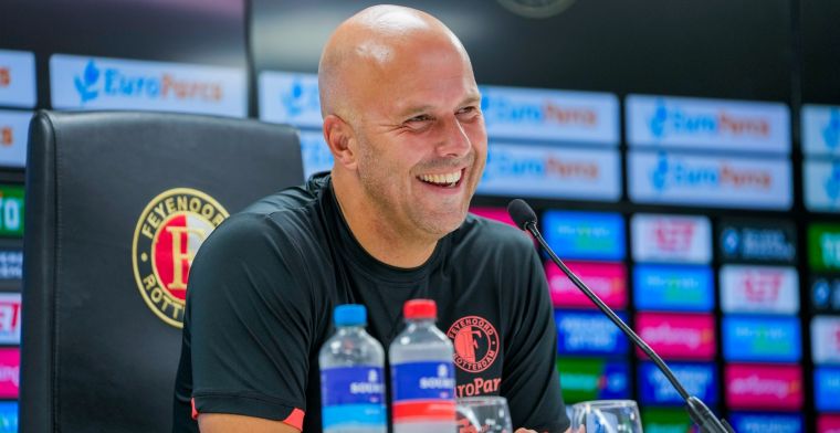 Feyenoord ontkent interesse in hoofdtrainer Slot: 'We wachten het af'