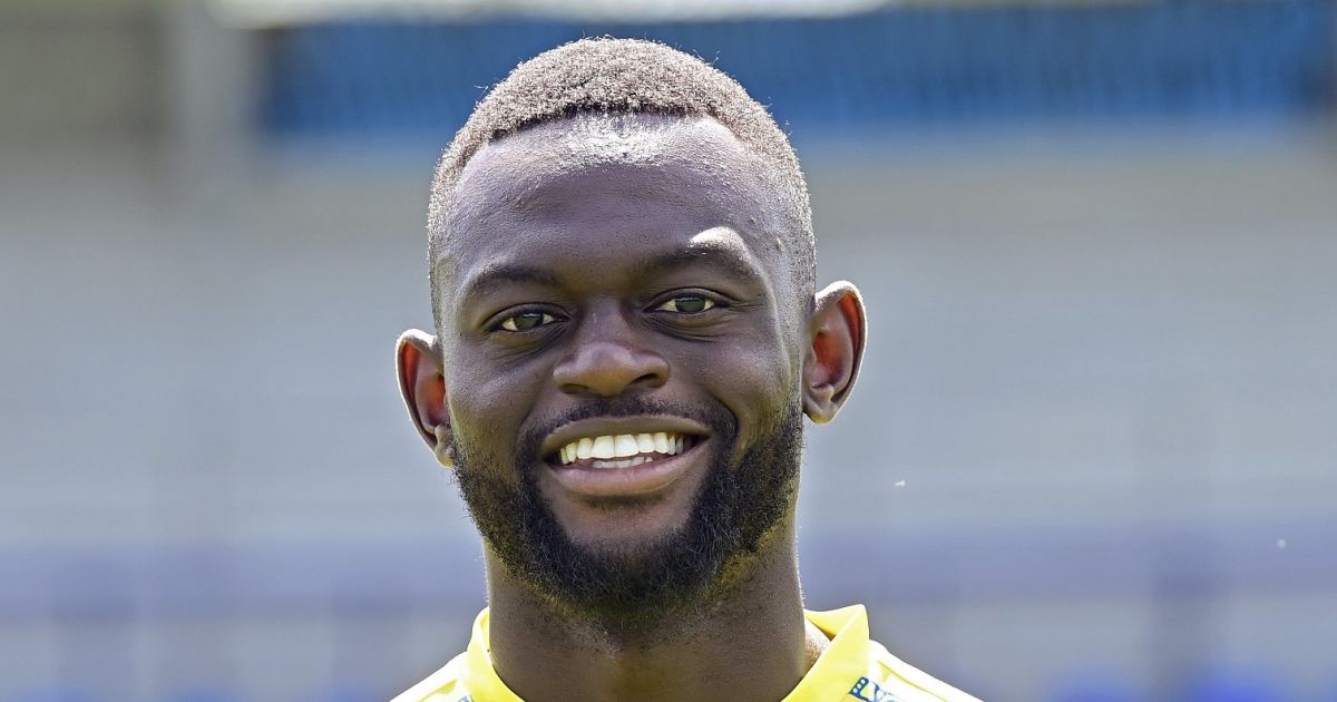 OFFICIEEL: Transfervrije Vetokele (31) Trekt Naar Eerste Klasse B ...