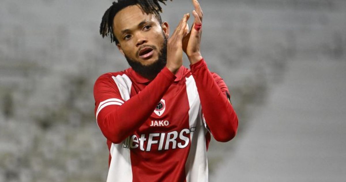 Hij Maakt Muziek En Krijgt Lof In De Riviermonding